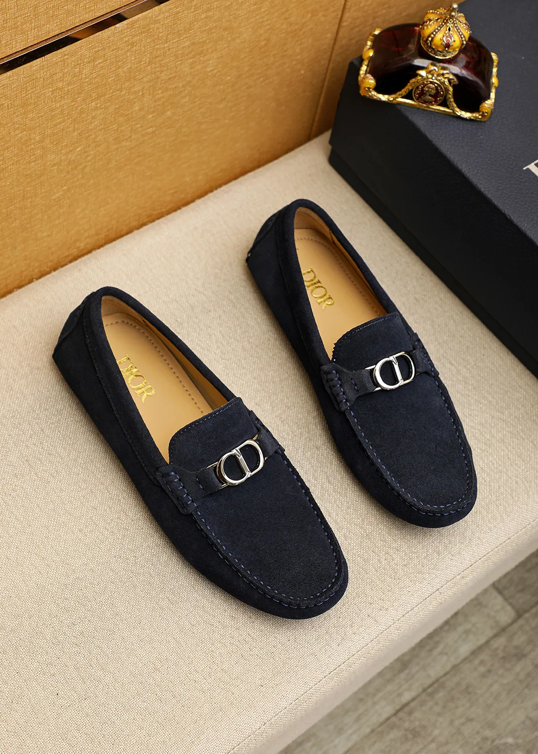 Men's shoes 💰420 💐 Product trademark: Dior "Dior" Doudou shoes Regular size: 38-44 (45🉑️customized) Product materials: Selected Italian imported first-layer frosted cowhide upper + luxury hardware buckle, imported water-dyed sheep 🐑 leather lining. Strong three-dimensional visual effect, original outsole color: 3⃣️colors🉑️select